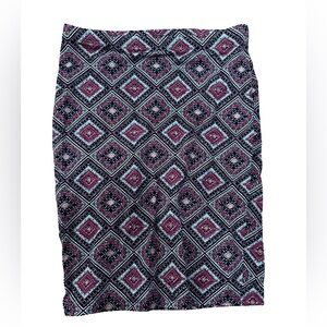 Forever 21 Black and Pink Diamond Pattern Pencil Skirt